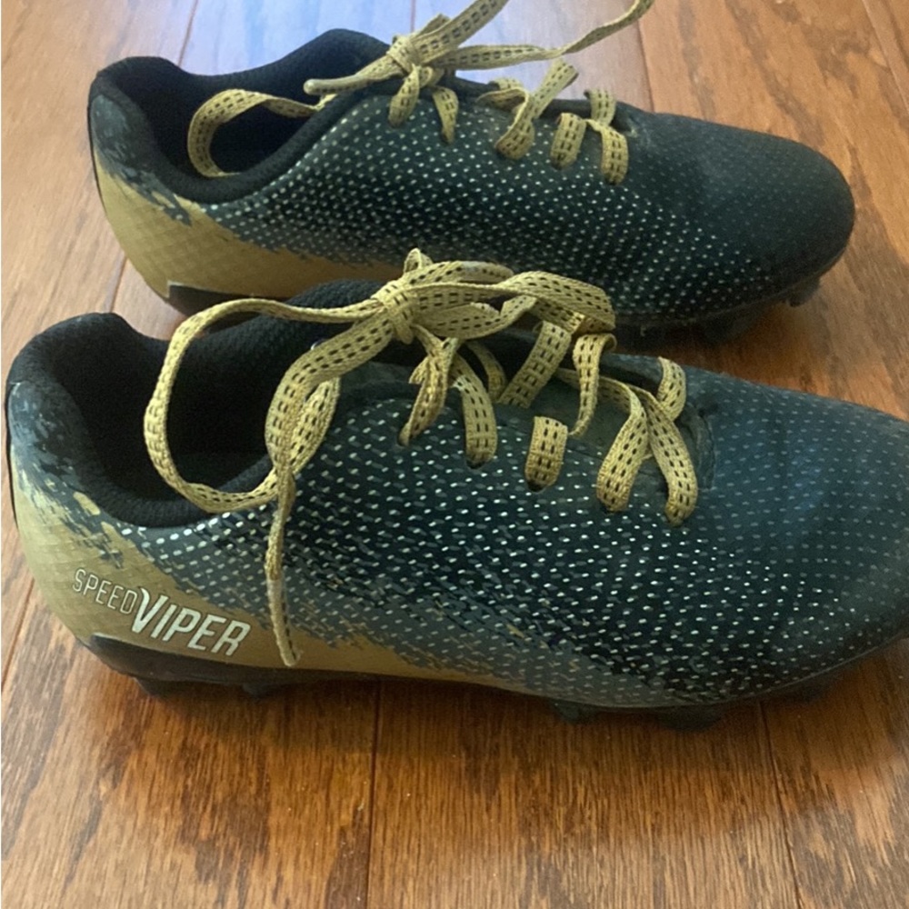 Toddler soccer/baseball cleats, size 10.